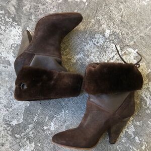 Yin Ankle Boots  